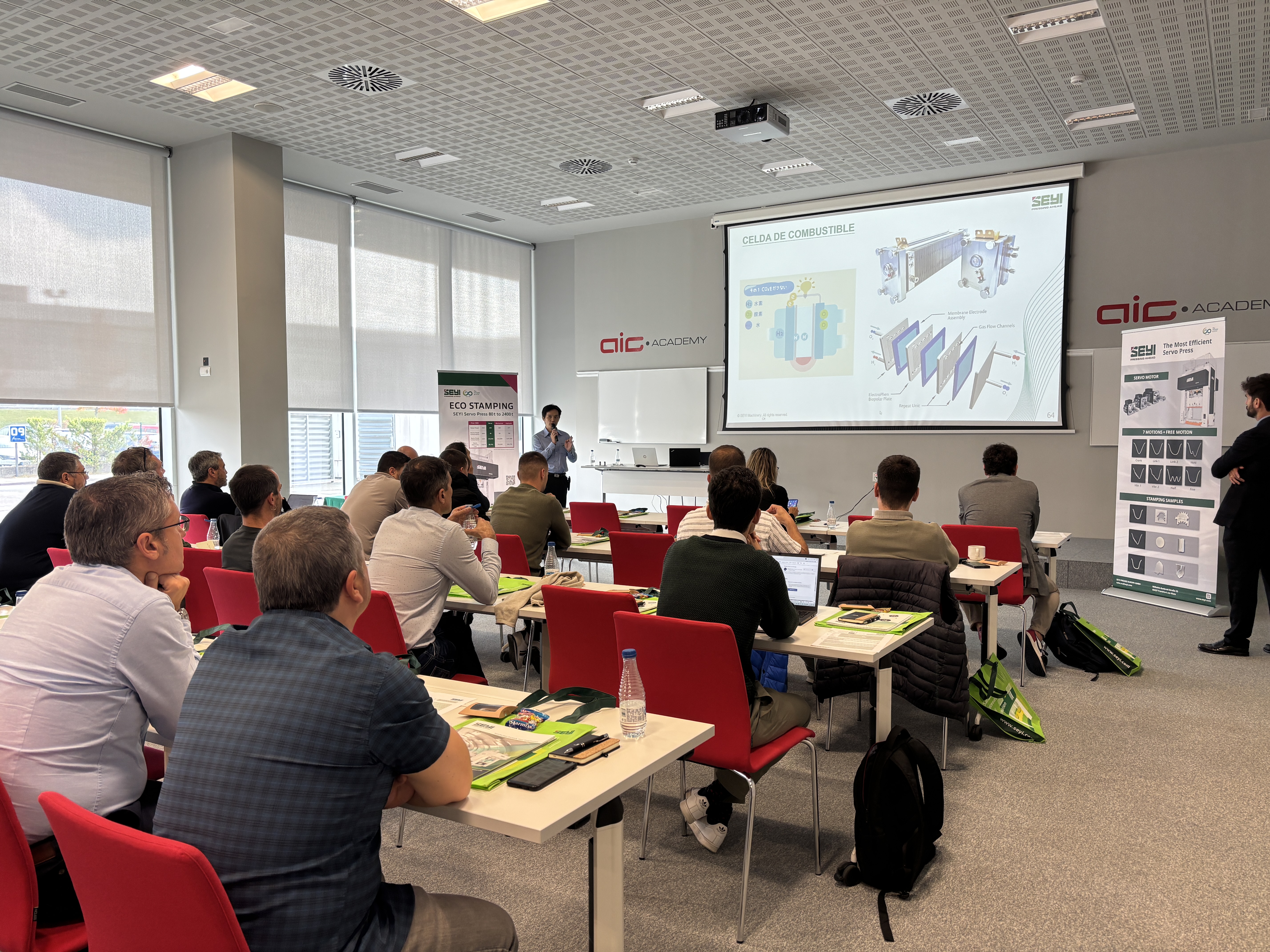 Metallic Bipolar Plate Servo Stamping Seminar in Spain.